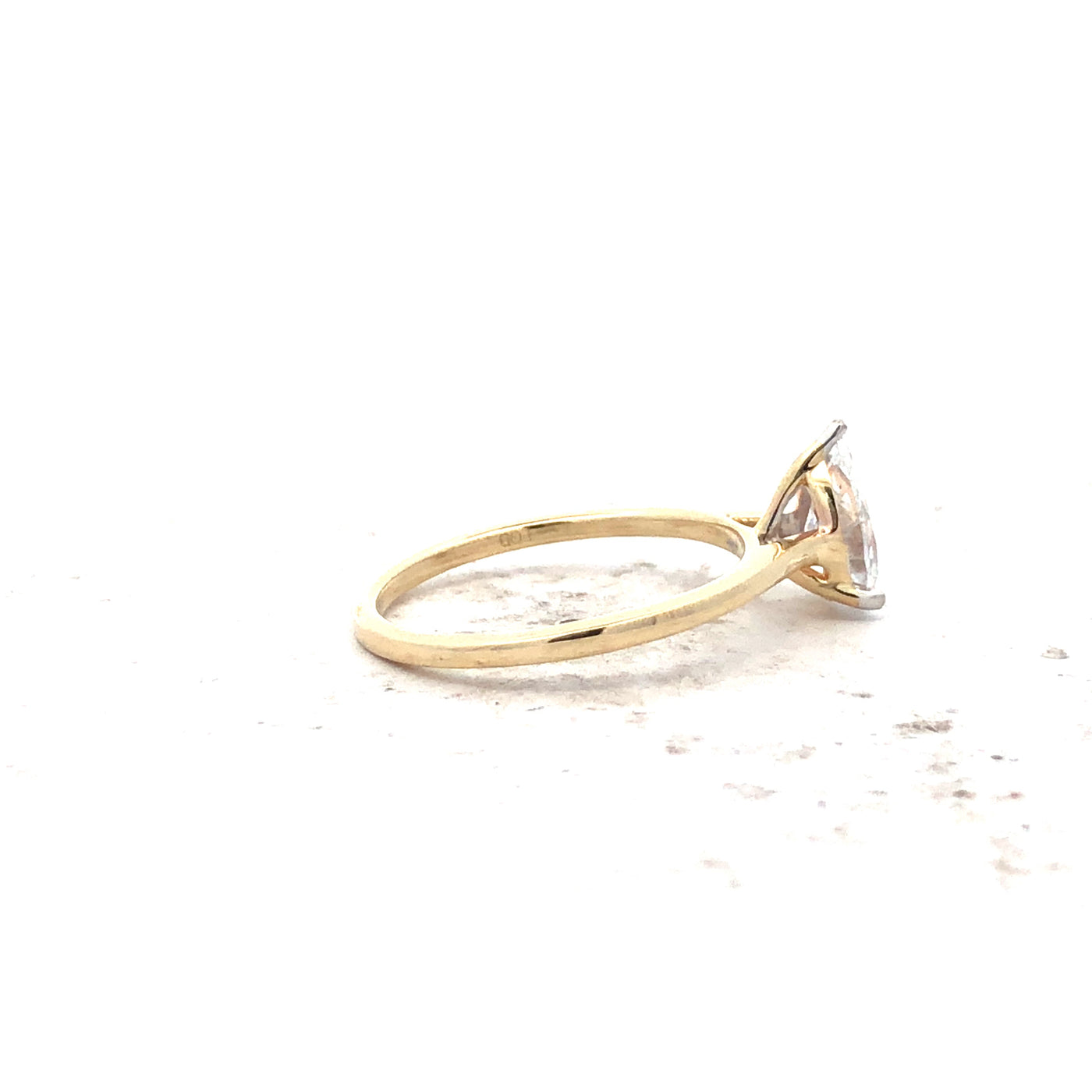 Yellow Gold Pear Shaped Lab Grown 1.00CT Diamond Ring