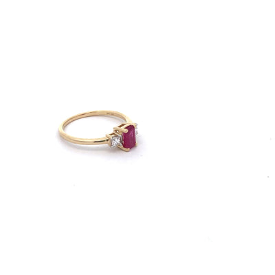14Ct Yellow Gold Natural Emerald Shaped Ruby And Diamond Ring. Ruby = 0.75Ct. Tdw Dia - 0.20Ct