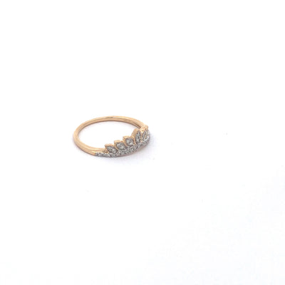 10Ct Yellow Gold Crown Diamond Ring. Tdw=0.15Ct