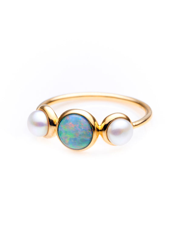 9Ct Yellow Gold Solid White Round Opal 6mm With 2 x 4Mm Freshwater Pearl Ring